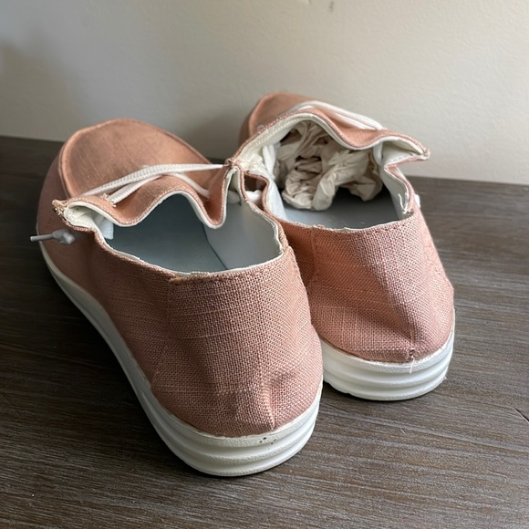 No-Tie Linen Flats - Picture 6 of 6